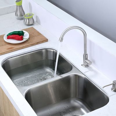 Máy trộn lưu vực nóng và lạnh bằng thép không gỉ 304 Niken được chải cho nhà bếp