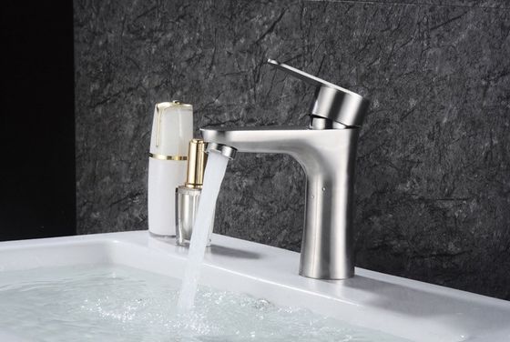 Vòi phòng tắm bằng thép chải bảo quản OEM Bề mặt niken
